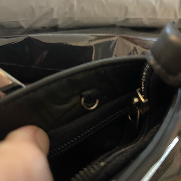 100% Genuine Leather Due Fratelli black and silver handbag. - Picture 10 of 10